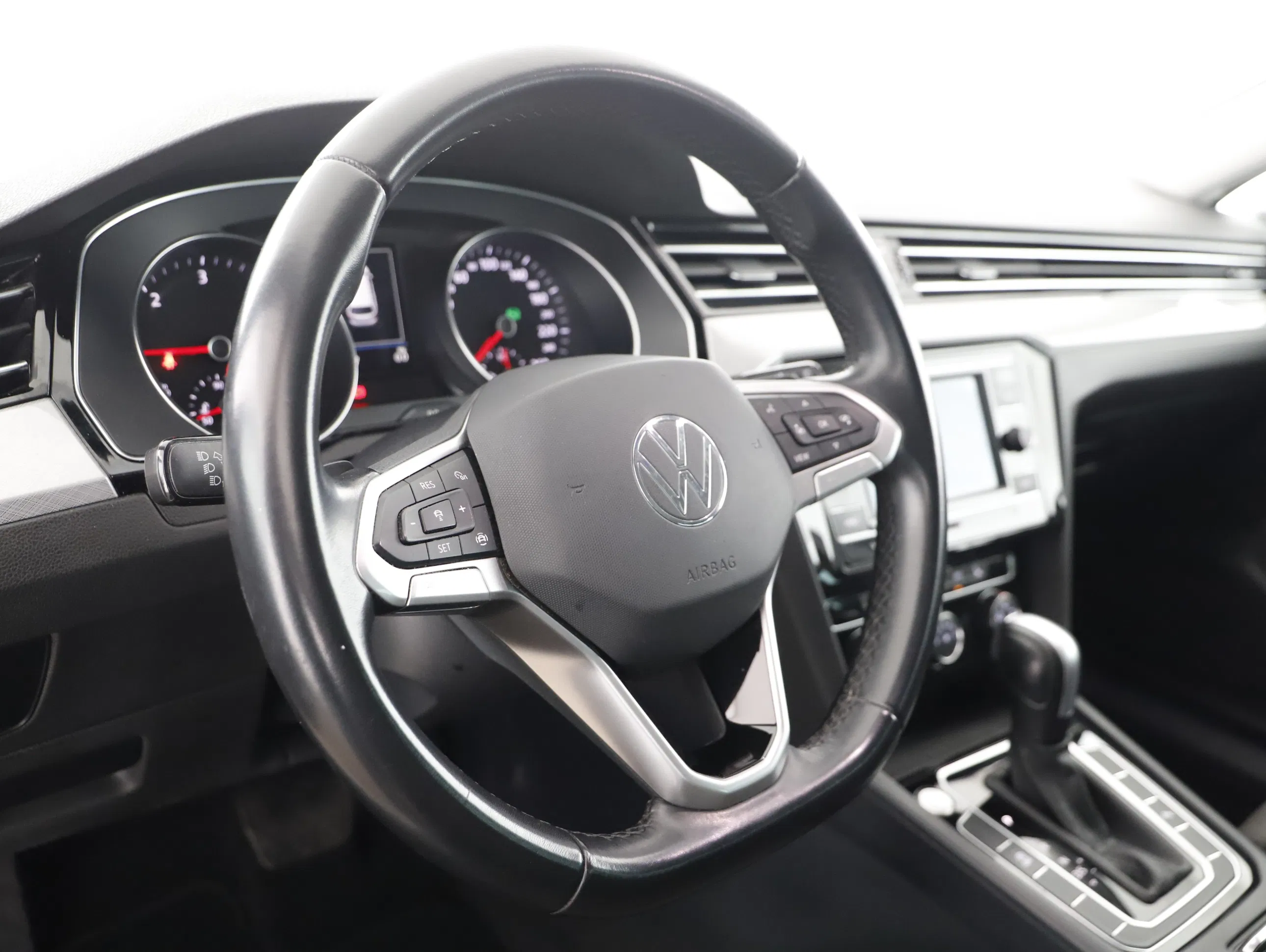 VW Passat Variant 2.0 TDI Bus. DSG | Bild 8 von 21