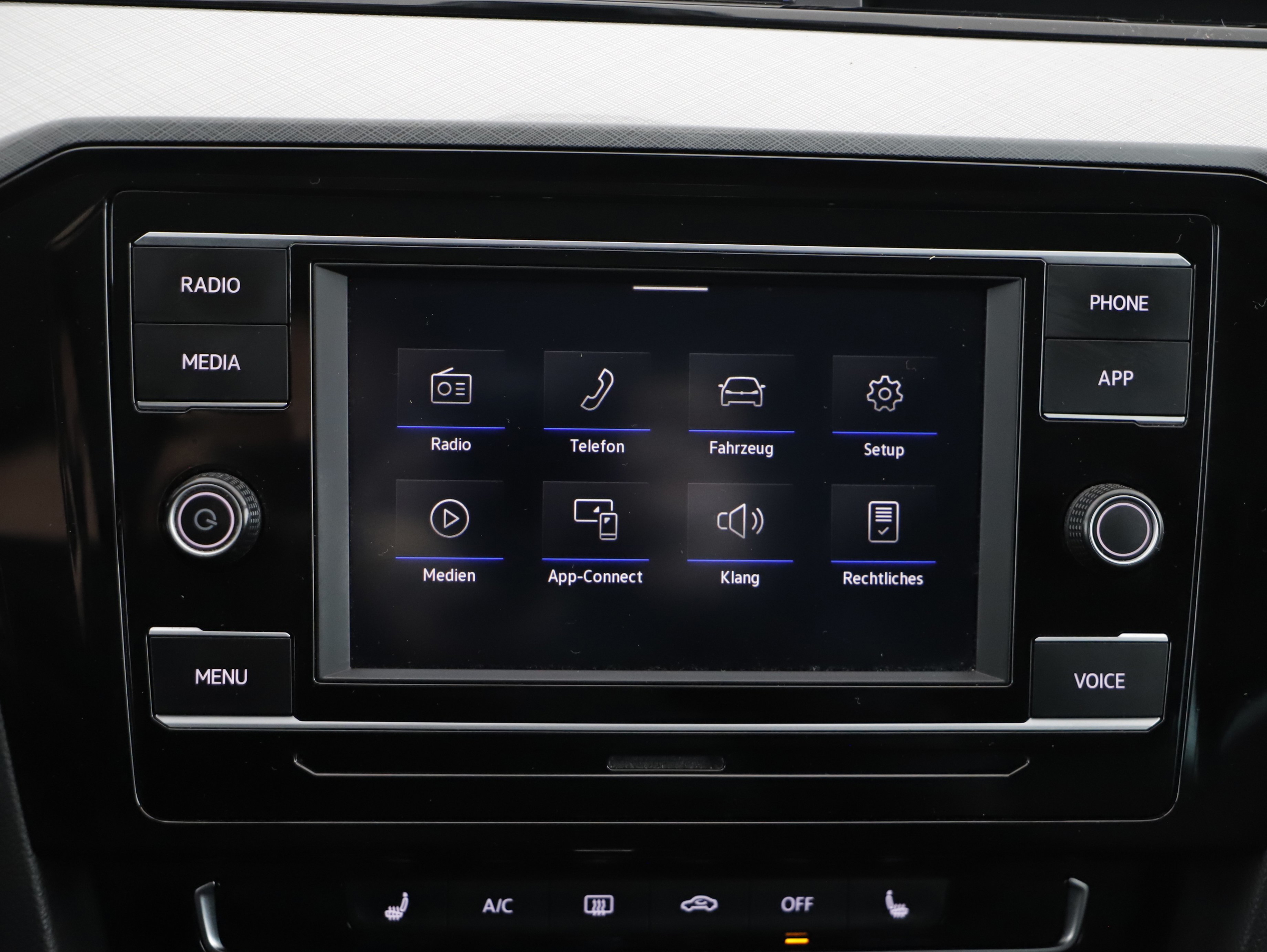 VW Passat Variant 2.0 TDI Bus. DSG | Bild 14 von 21