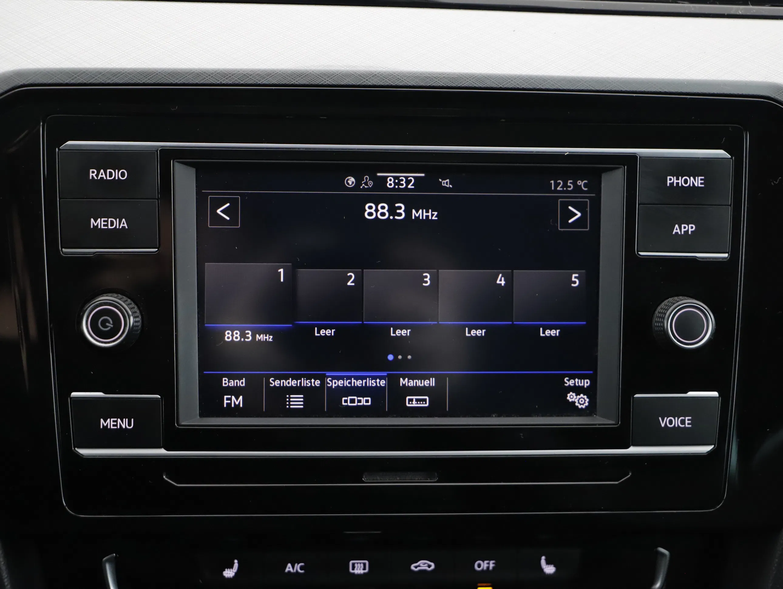 VW Passat Variant 2.0 TDI Bus. DSG | Bild 15 von 21