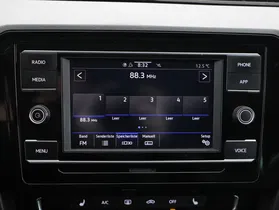 VW Passat Variant 2.0 TDI Bus. DSG | Thumbnail 15 von 21