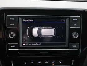 VW Passat Variant 2.0 TDI Bus. DSG | Thumbnail 16 von 21