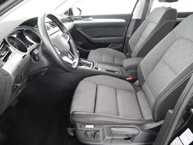 VW Passat Variant 2.0 TDI Bus. DSG | Thumbnail 7 von 21