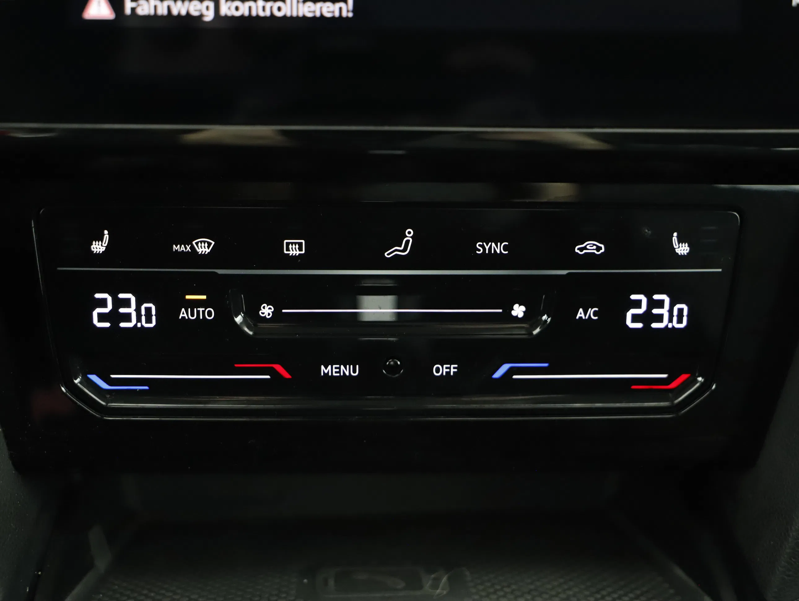 VW Passat Variant 2.0 TDI Bus. DSG | Bild 13 von 21