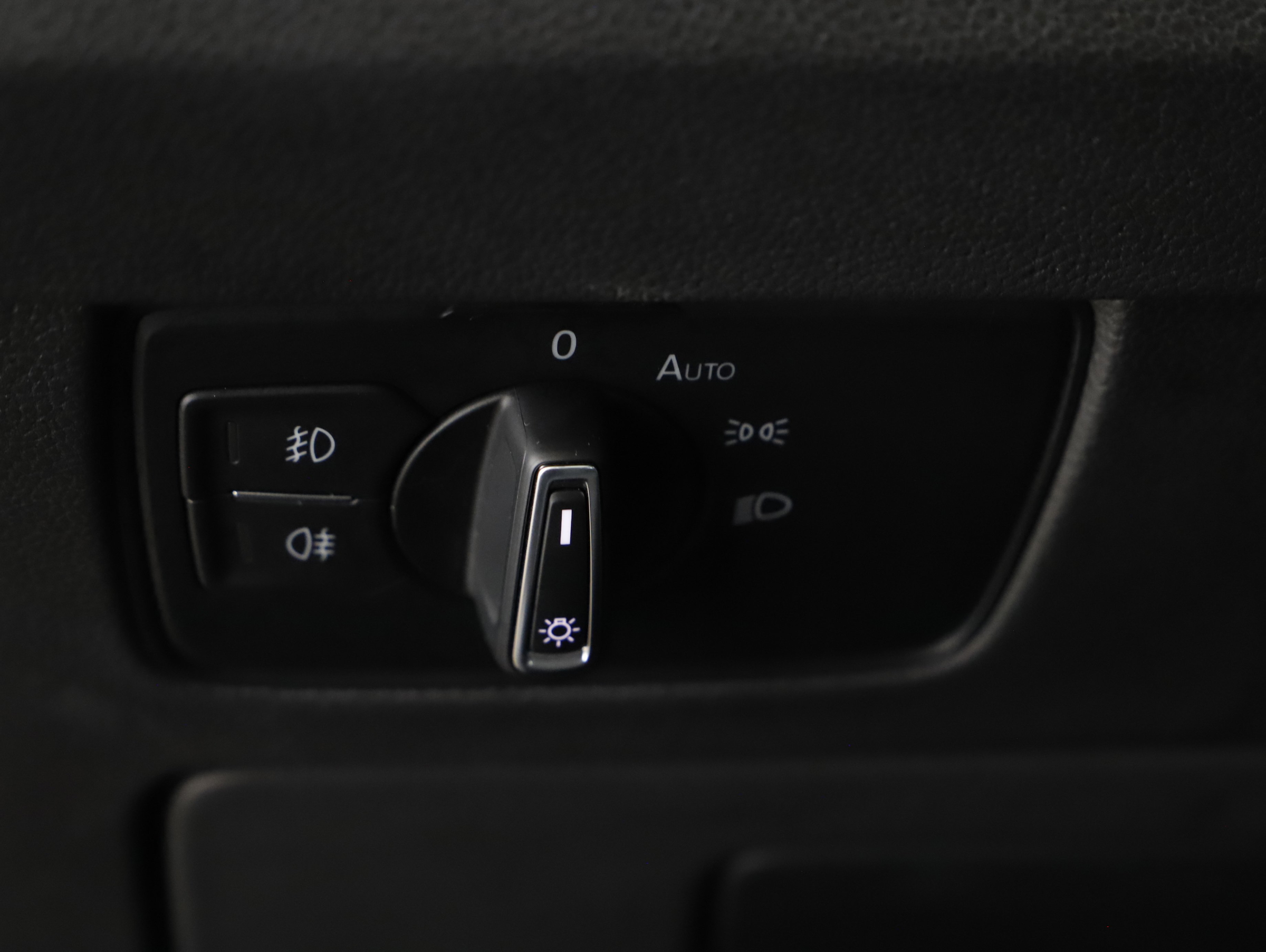 VW Passat Variant 2.0 TDI Bus. DSG | Bild 6 von 21