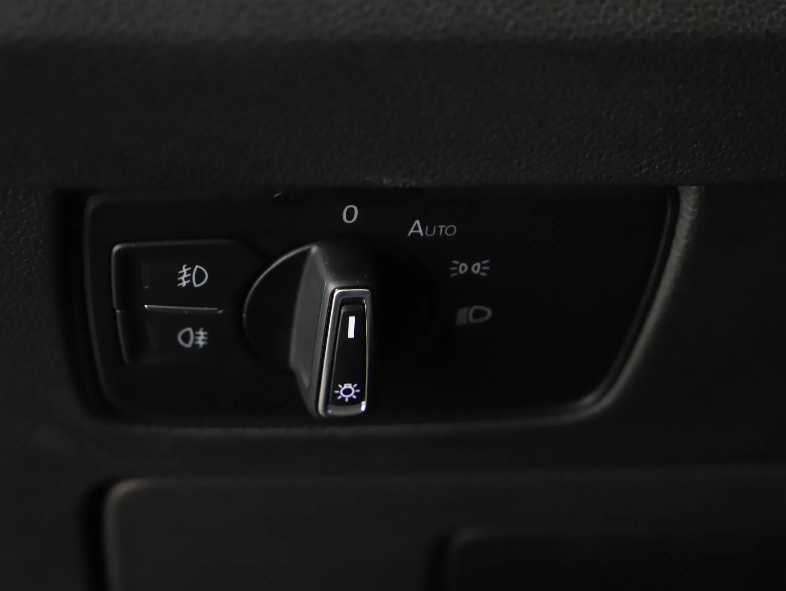 VW Passat Variant 2.0 TDI Bus. DSG | Bild 6 von 21