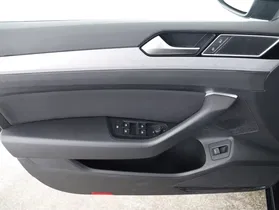 VW Passat Variant 2.0 TDI Bus. DSG | Thumbnail 4 von 21