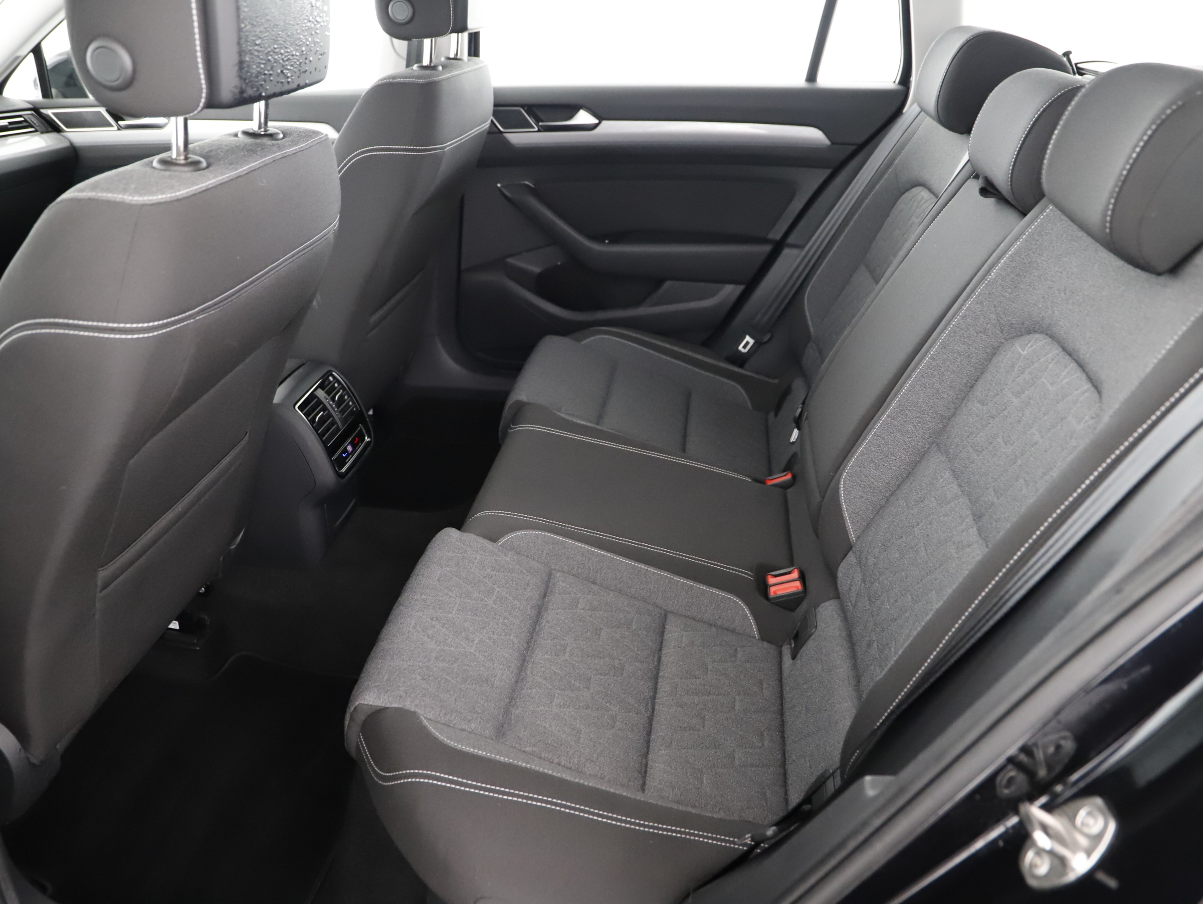 VW Passat Variant 2.0 TDI Bus. DSG | Bild 18 von 21