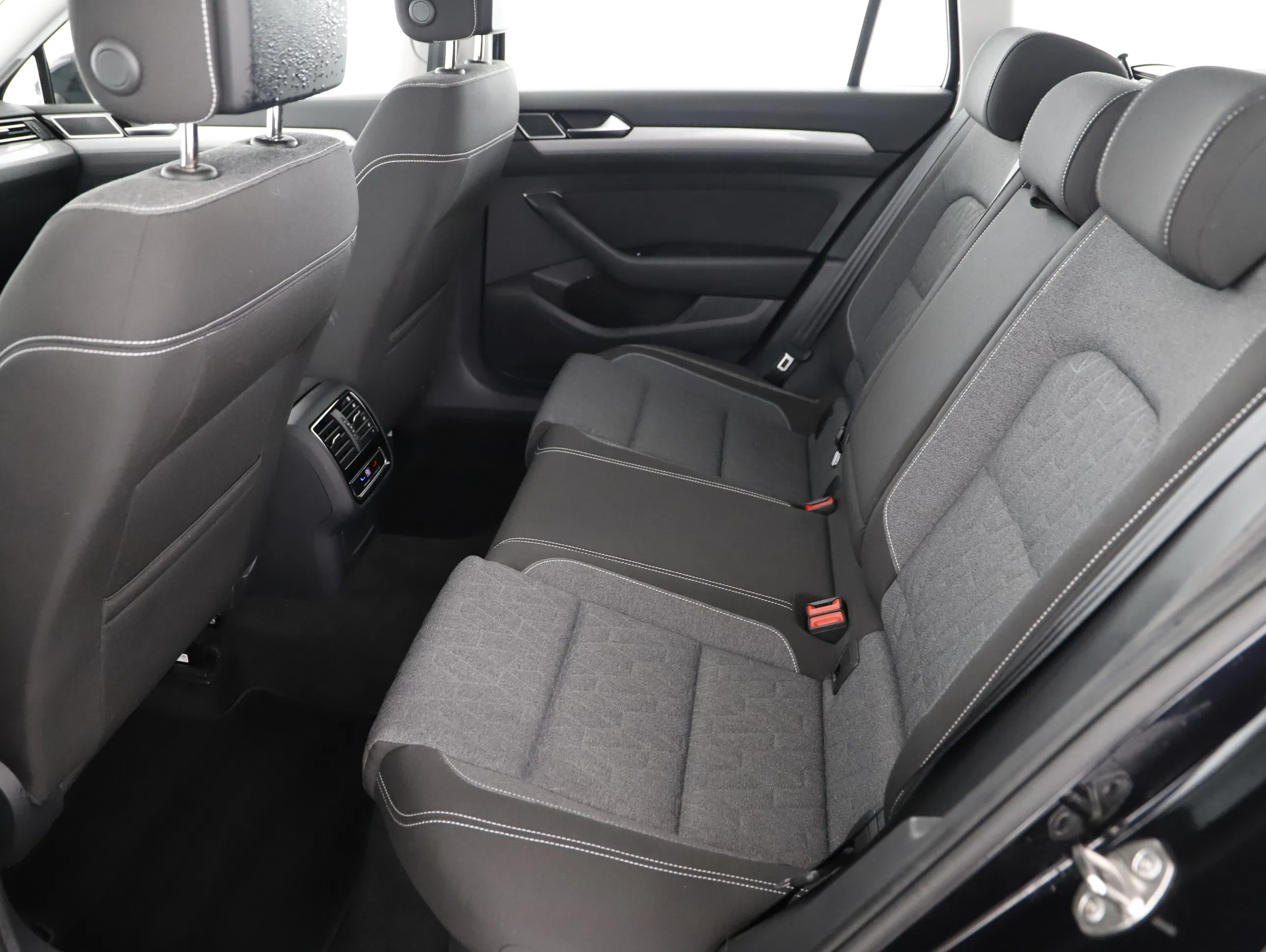 VW Passat Variant 2.0 TDI Bus. DSG | Bild 18 von 21