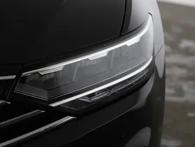 VW Passat Variant 2.0 TDI Bus. DSG | Thumbnail 20 von 21