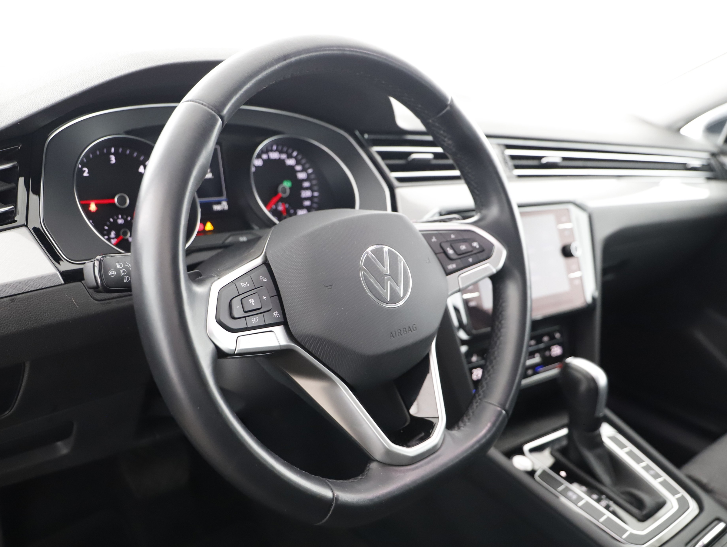 VW Passat Variant 2.0 TDI Bus. DSG | Bild 8 von 21