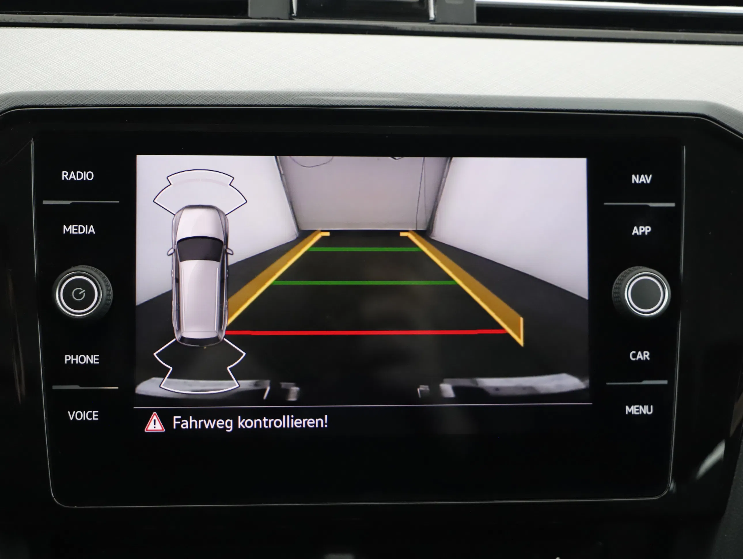 VW Passat Variant 2.0 TDI Bus. DSG | Bild 17 von 21