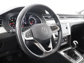 VW Passat Variant 1.5 TSI BMT | Thumbnail 8 von 21
