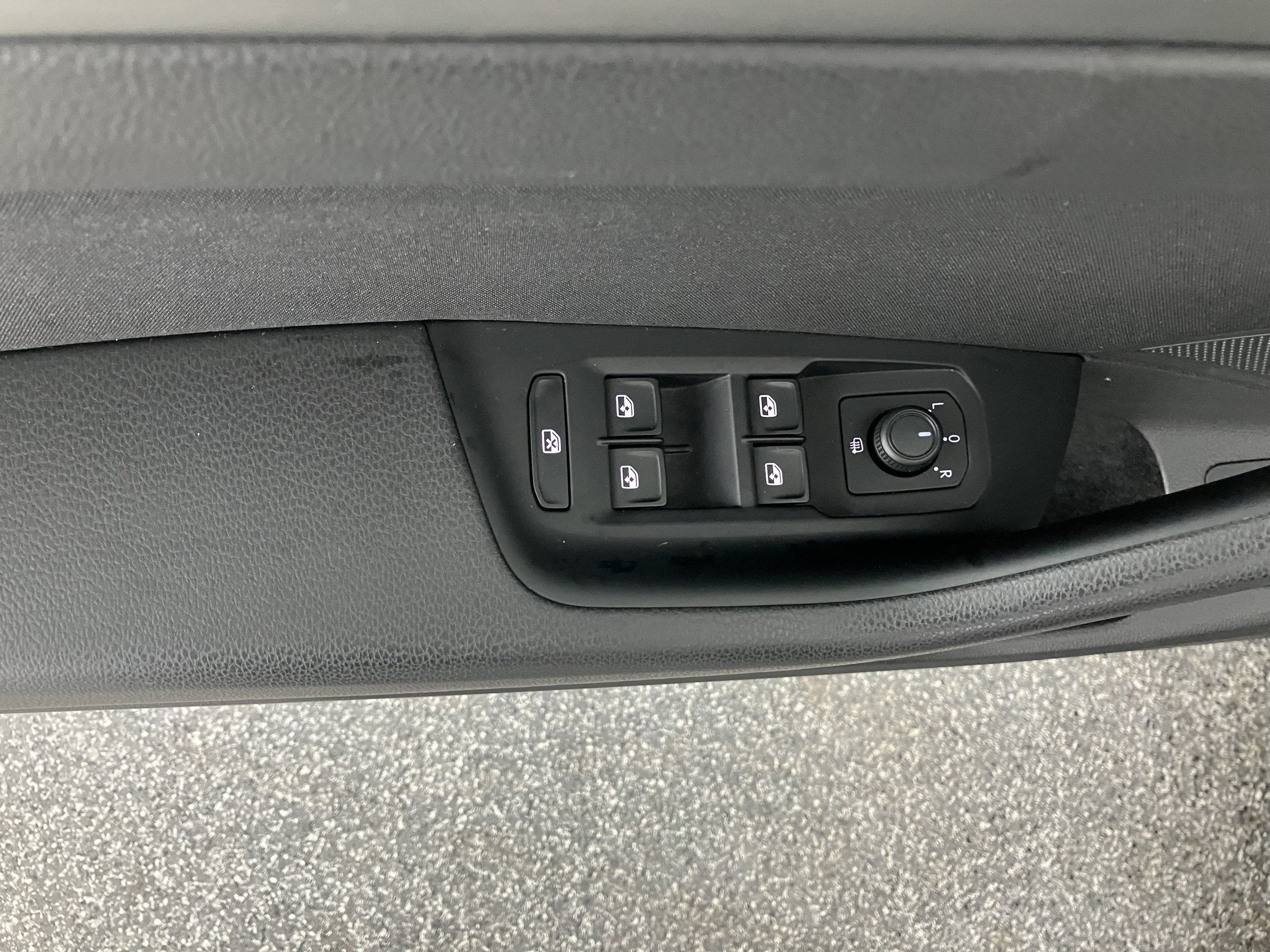 VW Passat Variant 2.0 TDI BMT | Bild 11 von 31