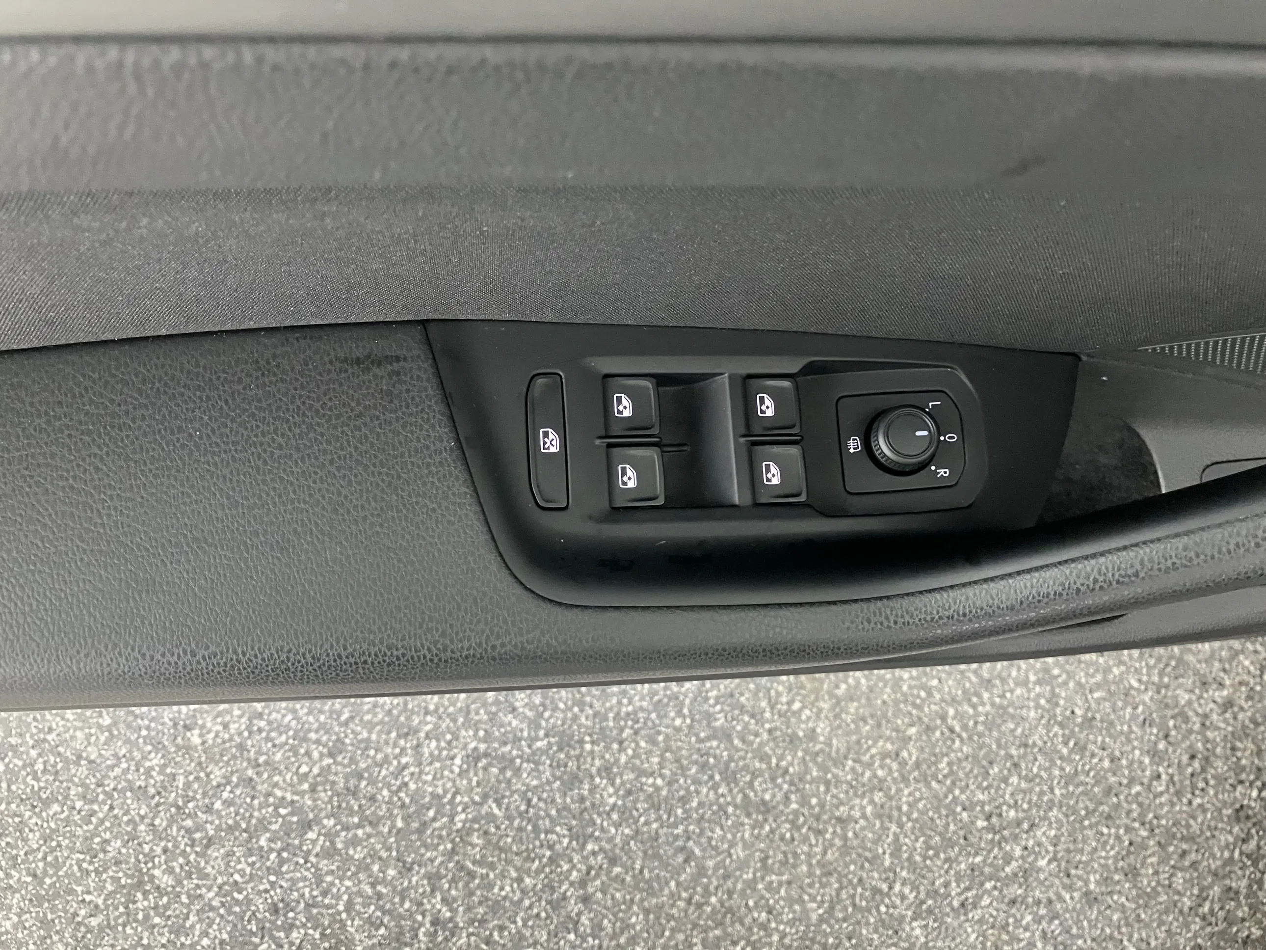 VW Passat Variant 2.0 TDI BMT | Bild 11 von 31