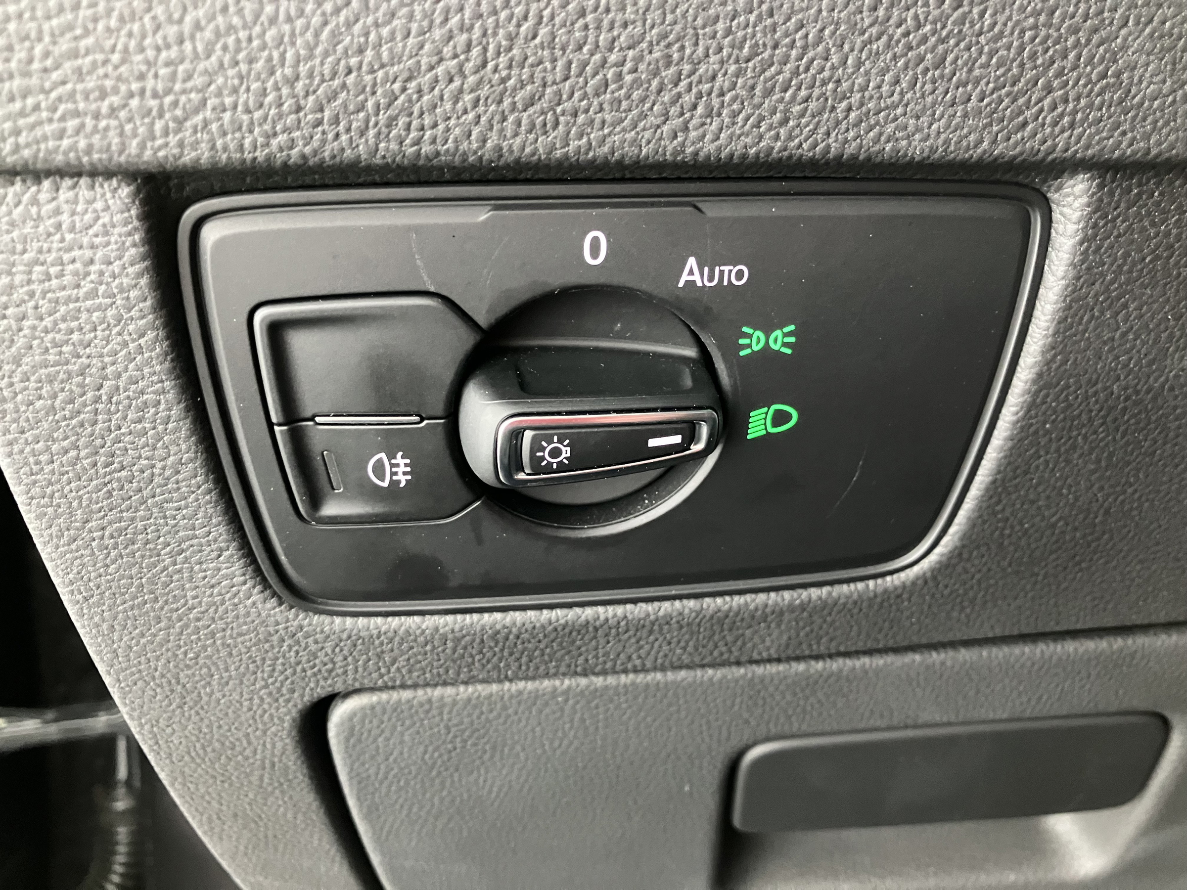 VW Passat Variant 2.0 TDI BMT | Bild 13 von 31