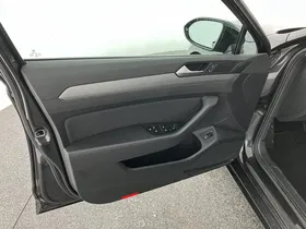 VW Passat Variant 2.0 TDI BMT | Thumbnail 10 von 31