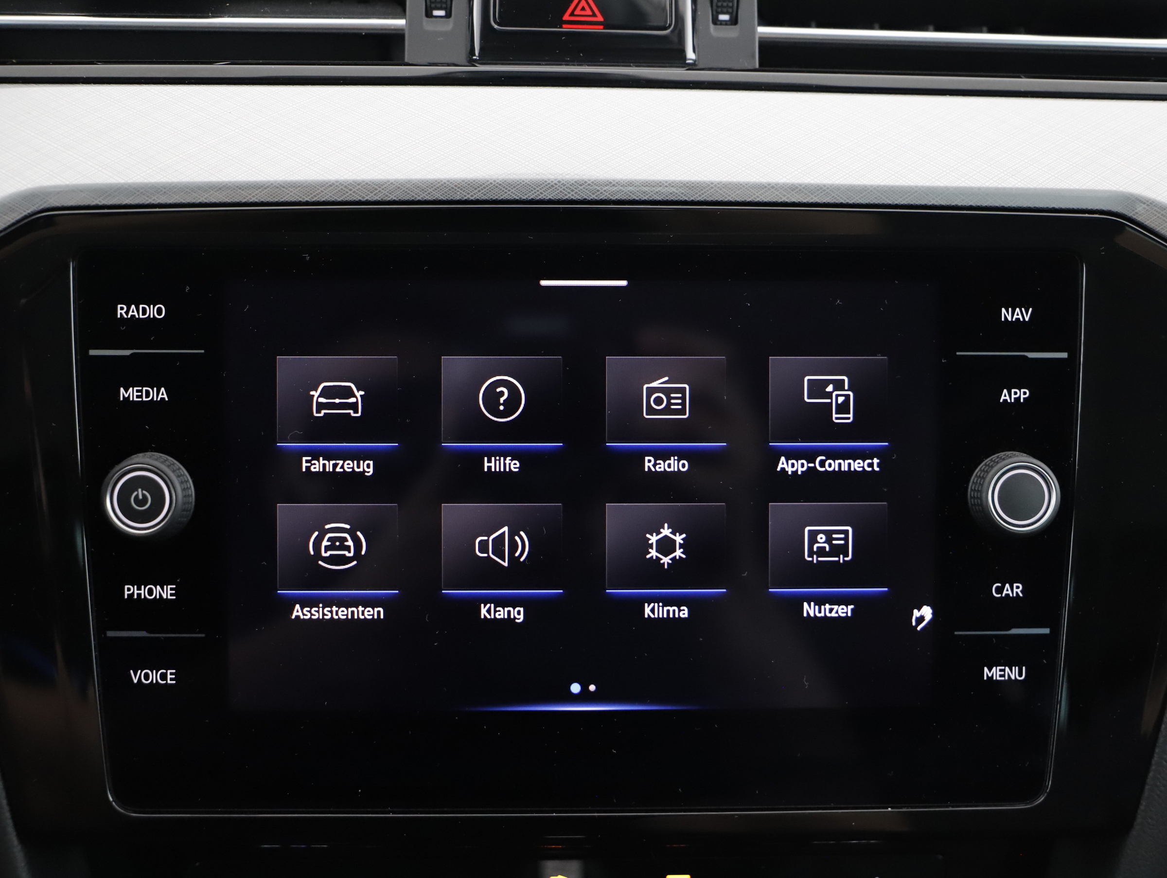 VW Passat Variant 2.0 TDI BMT Business | Bild 14 von 21