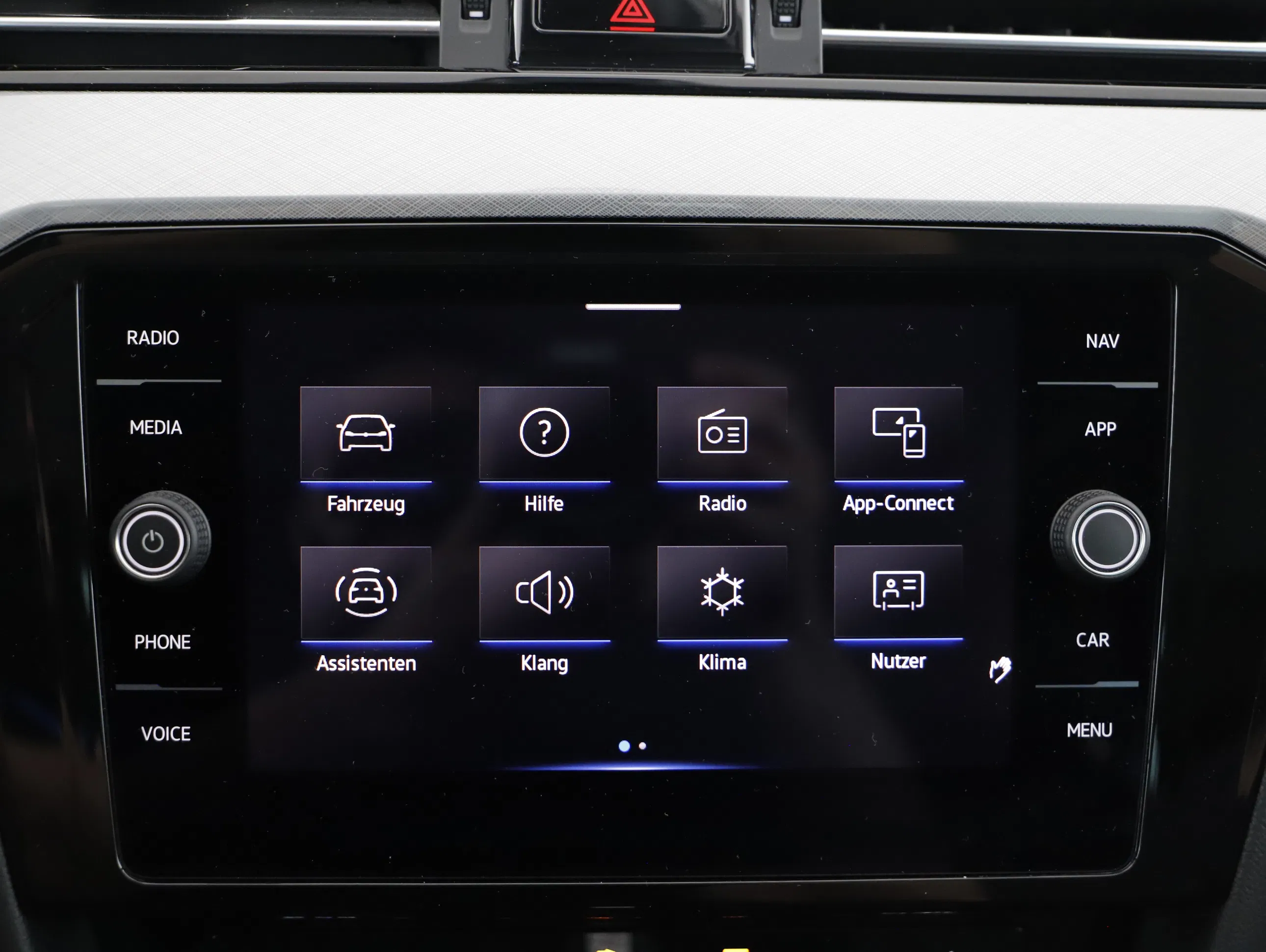 VW Passat Variant 2.0 TDI BMT Business | Bild 14 von 21