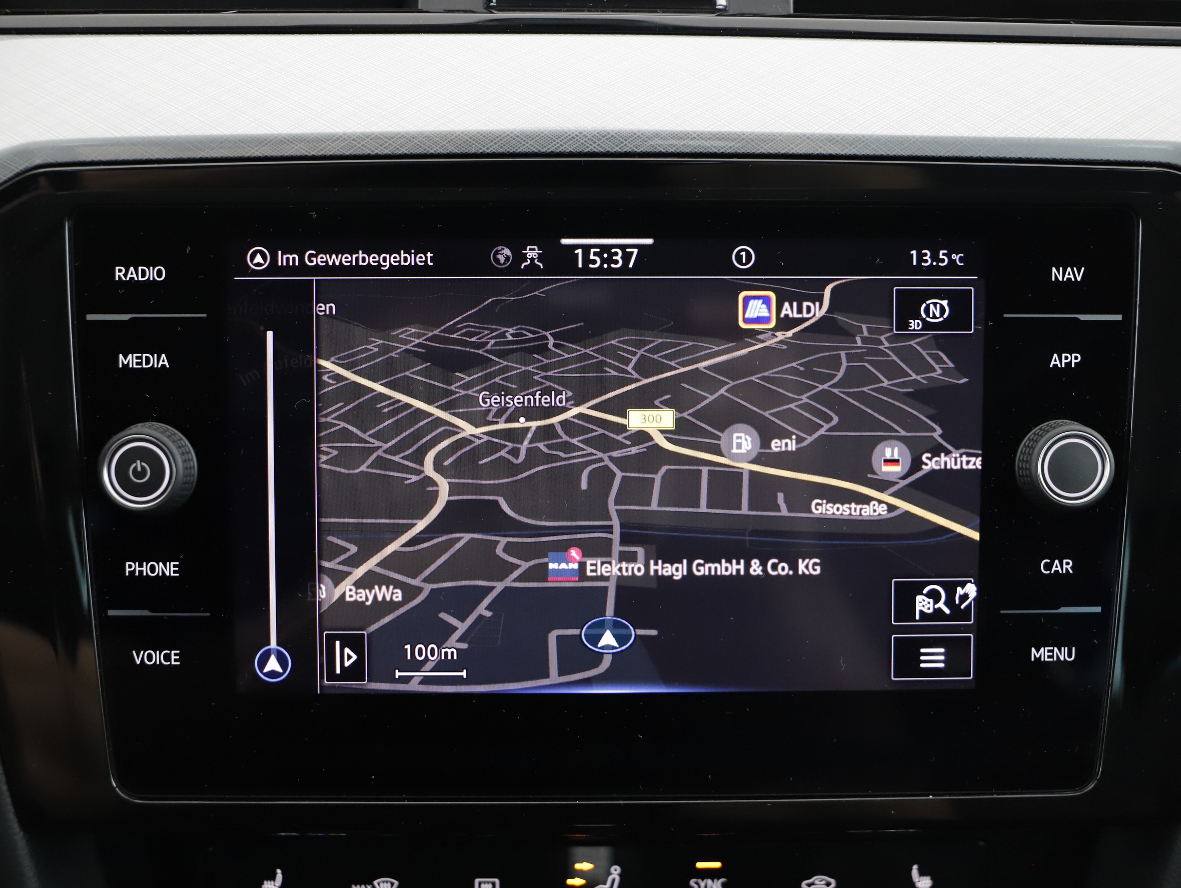 VW Passat Variant 2.0 TDI BMT Business | Bild 15 von 21