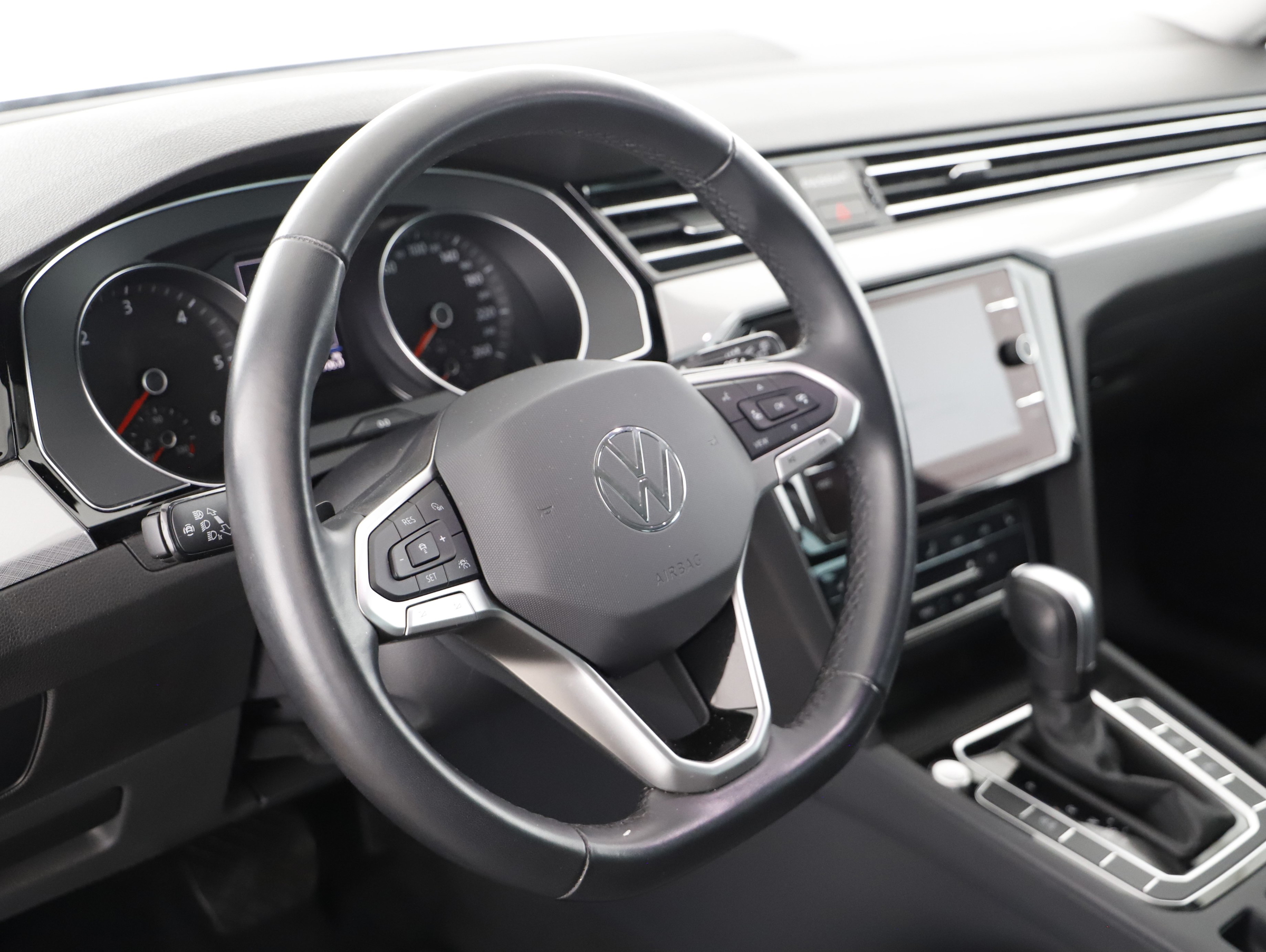 VW Passat Variant 2.0 TDI BMT Business | Bild 17 von 21