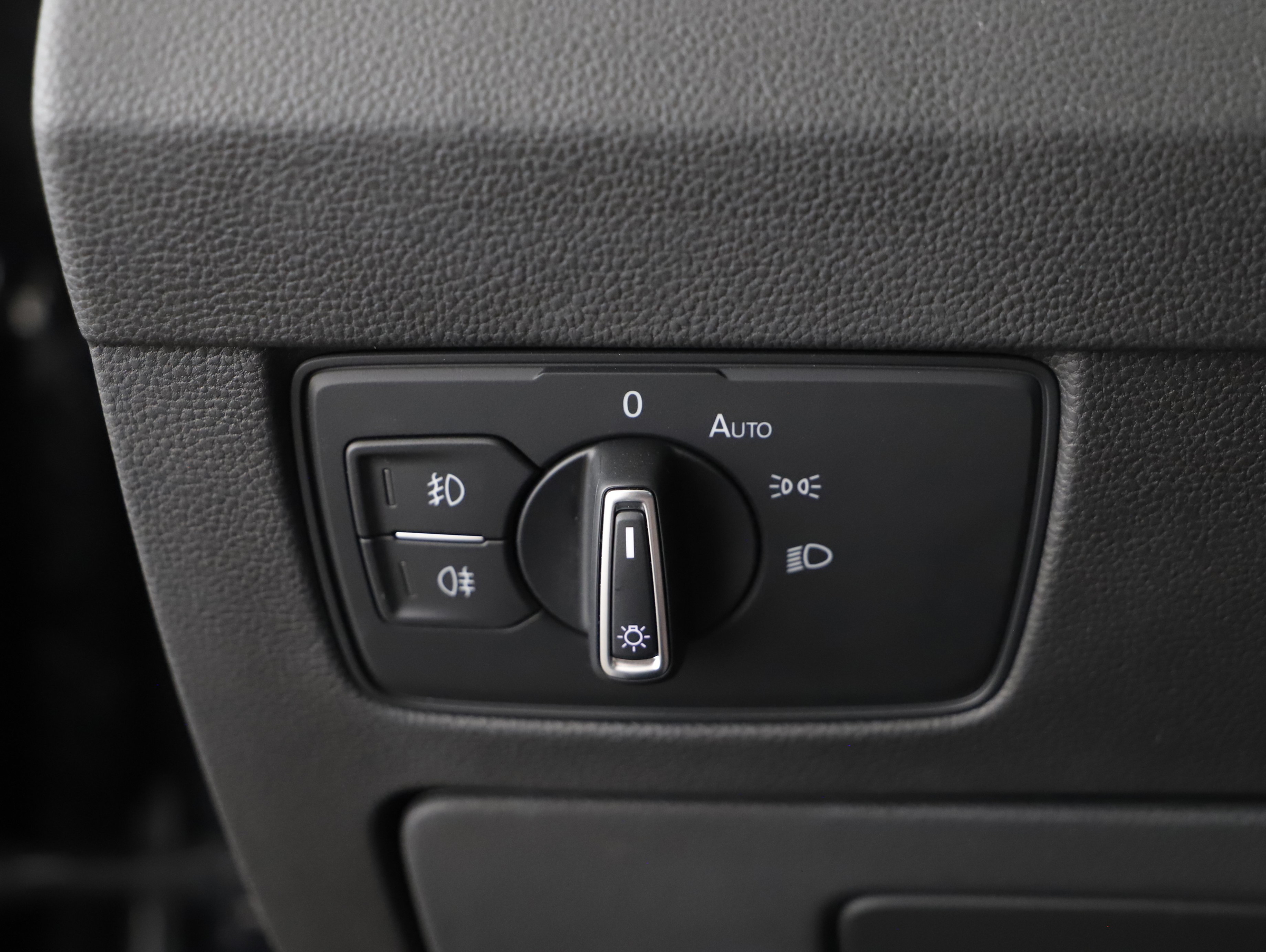 VW Passat Variant 2.0 TDI BMT Business | Bild 8 von 21