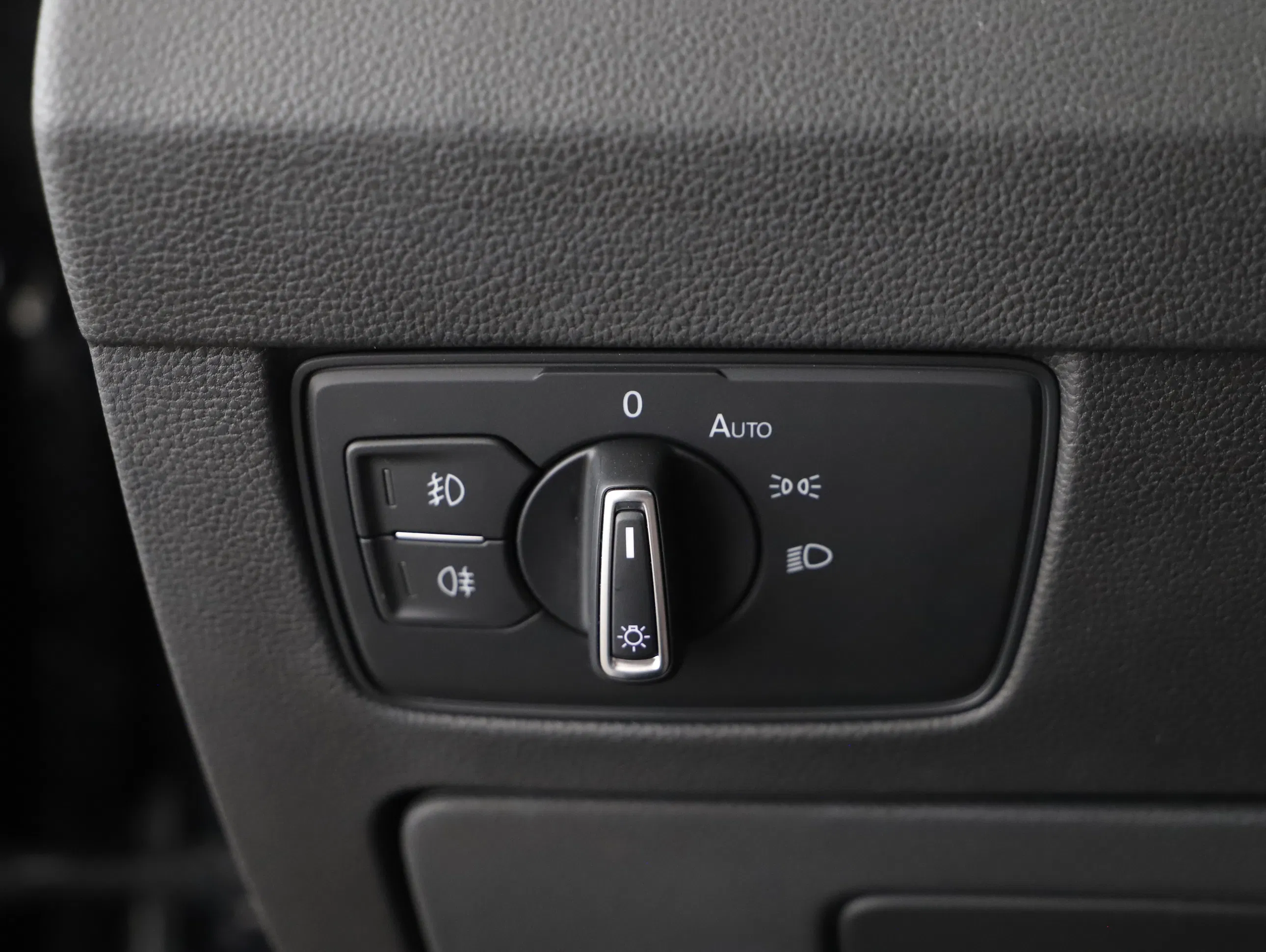 VW Passat Variant 2.0 TDI BMT Business | Bild 8 von 21