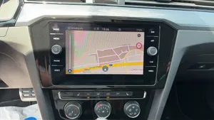 VW Passat Variant 2.0 TDI 4Motion BMT Business | Thumbnail 15 von 22