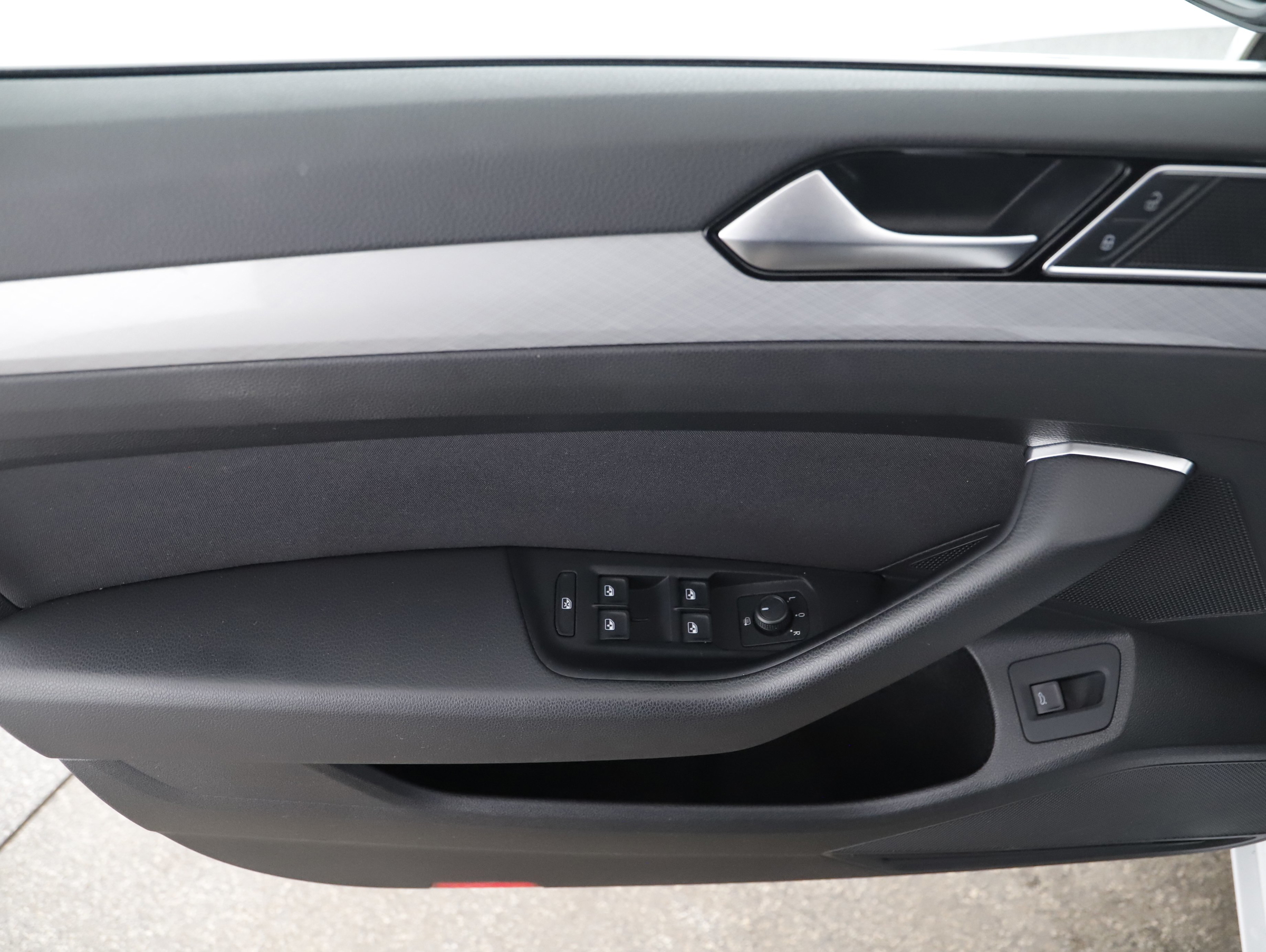 VW Passat Var. 2.0 TDI DSG | Bild 14 von 21