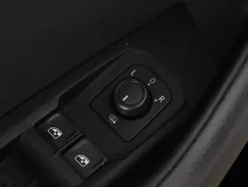 VW Passat Var. 2.0 TDI DSG | Thumbnail 15 von 21