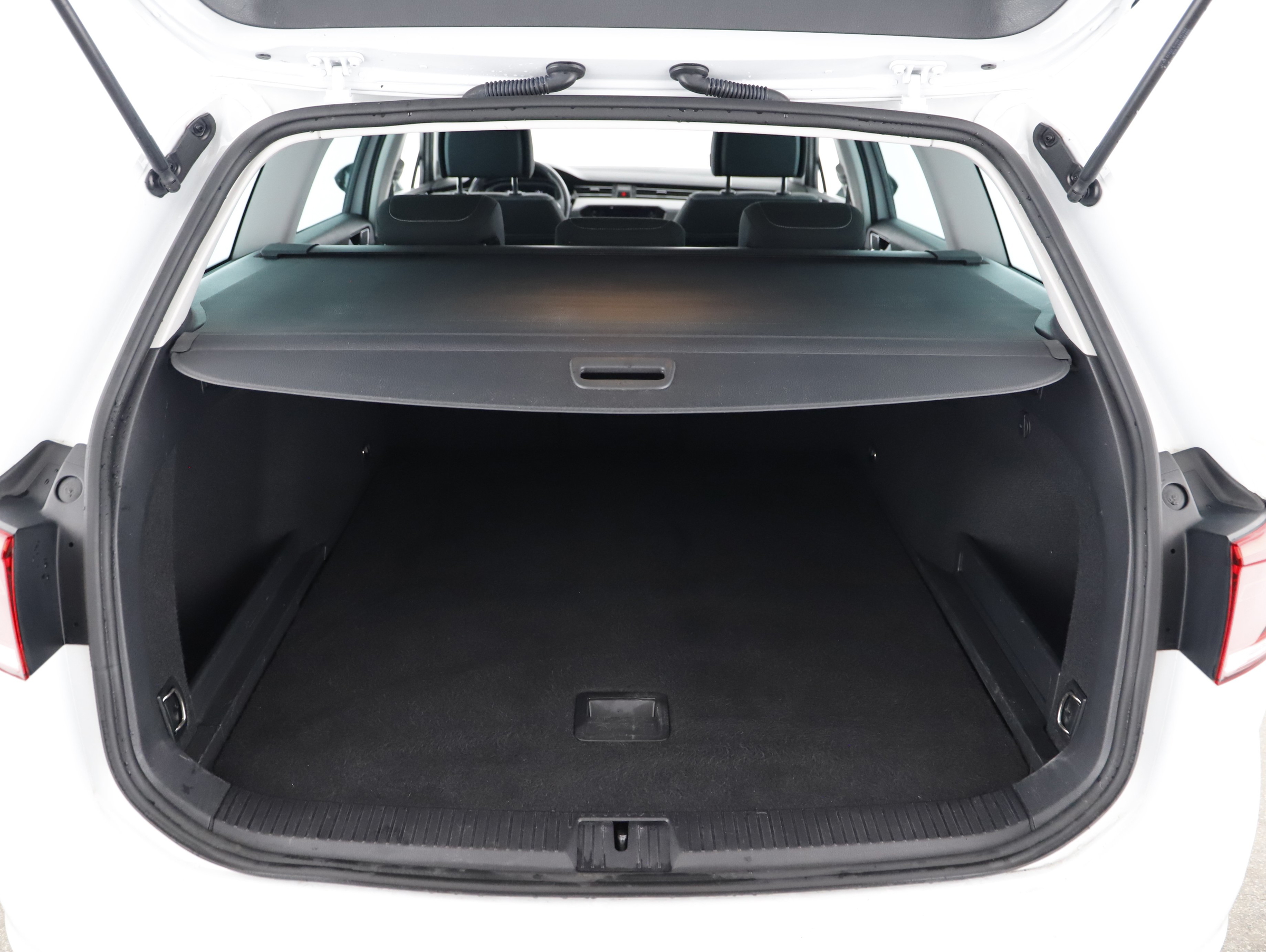 VW Passat Var. 2.0 TDI DSG | Bild 16 von 21