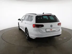 VW Passat Var. 2.0 TDI DSG | Thumbnail 17 von 21