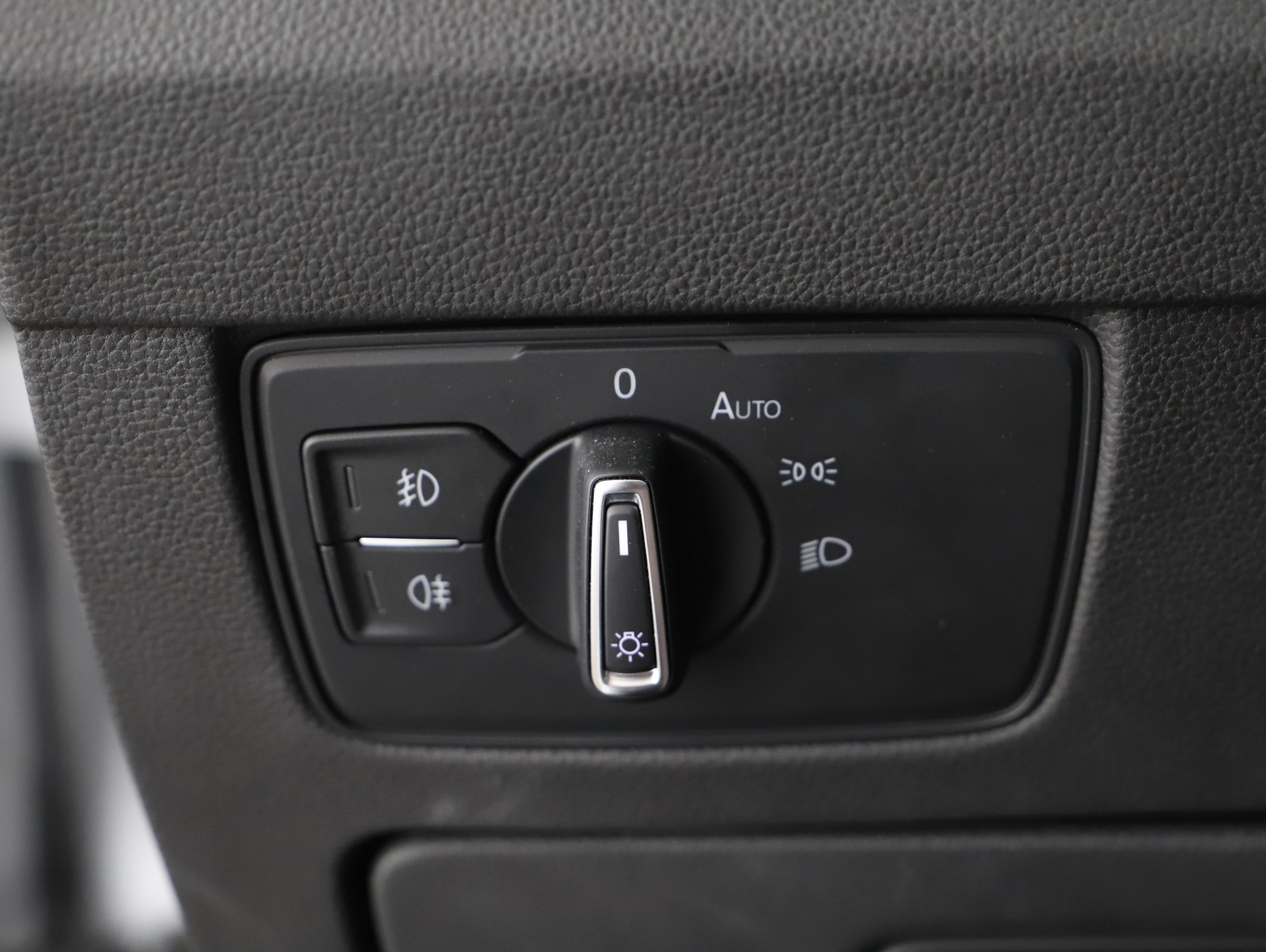 VW Passat Variant 2.0 TDI BMT Business | Bild 10 von 30