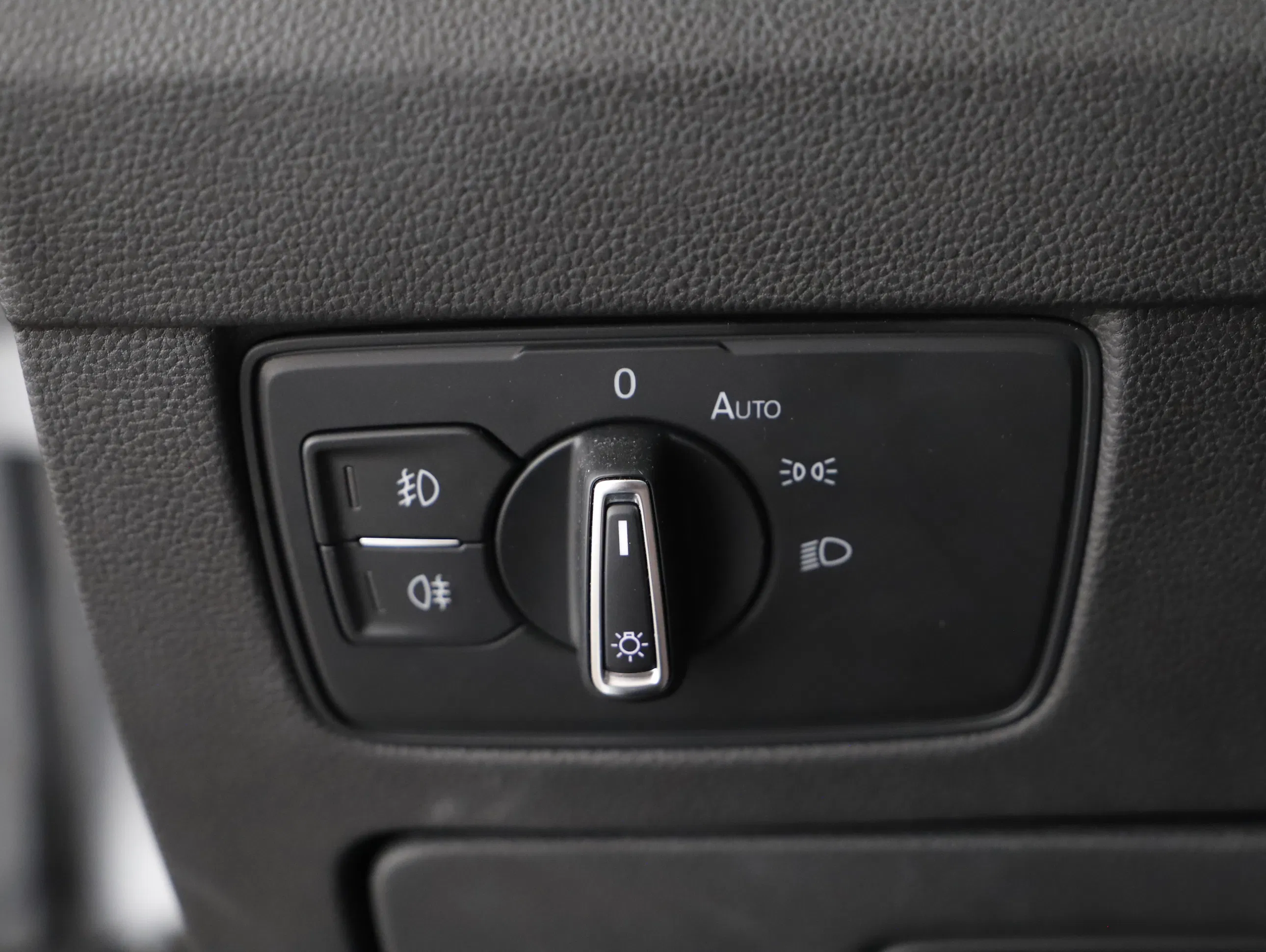 VW Passat Variant 2.0 TDI BMT Business | Bild 10 von 30