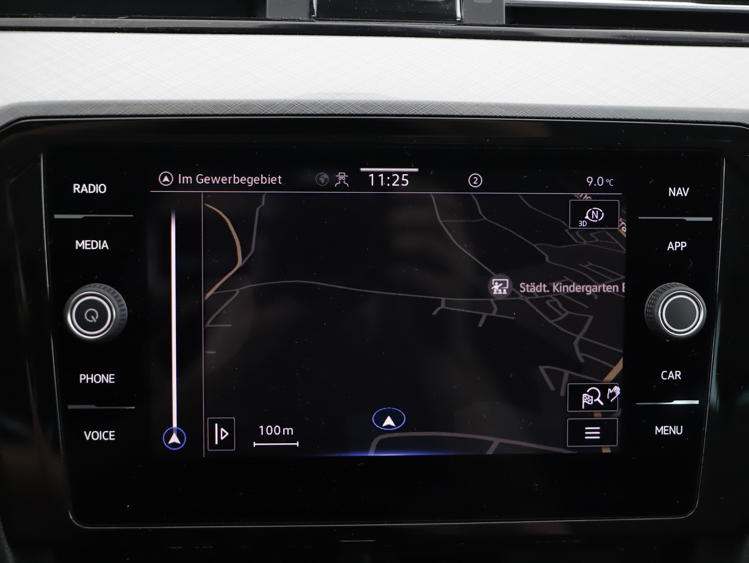 VW Passat Variant 2.0 TDI BMT Business | Bild 17 von 30