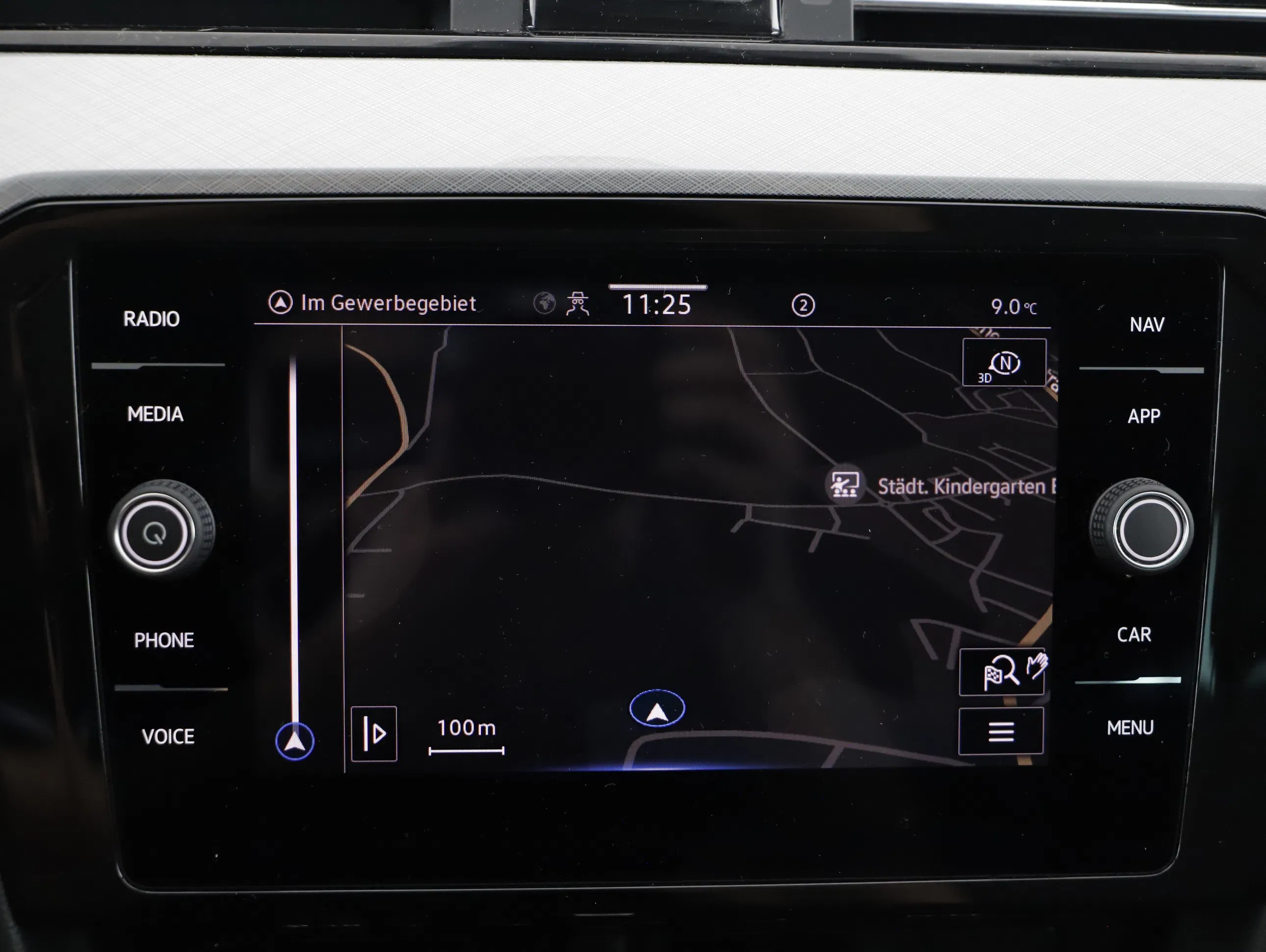 VW Passat Variant 2.0 TDI BMT Business | Bild 17 von 30