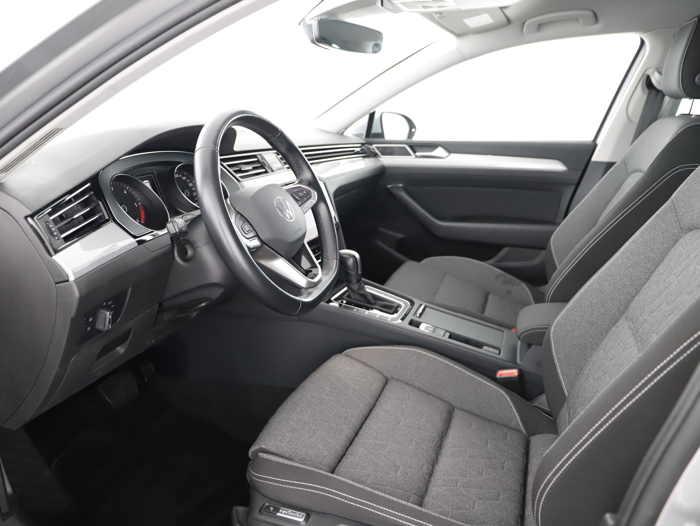 VW Passat Variant 2.0 TDI BMT Business | Bild 7 von 30