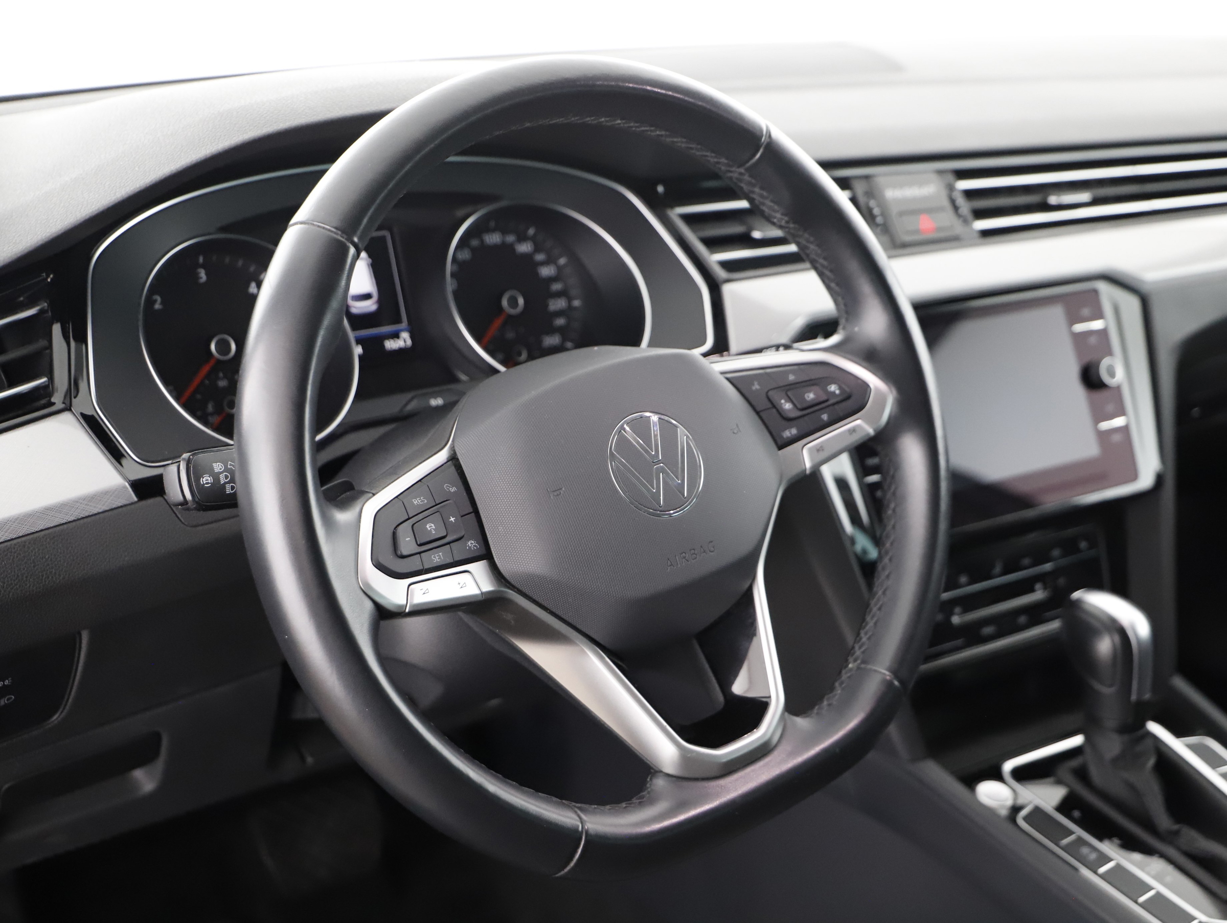 VW Passat Variant 2.0 TDI BMT Business | Bild 8 von 30
