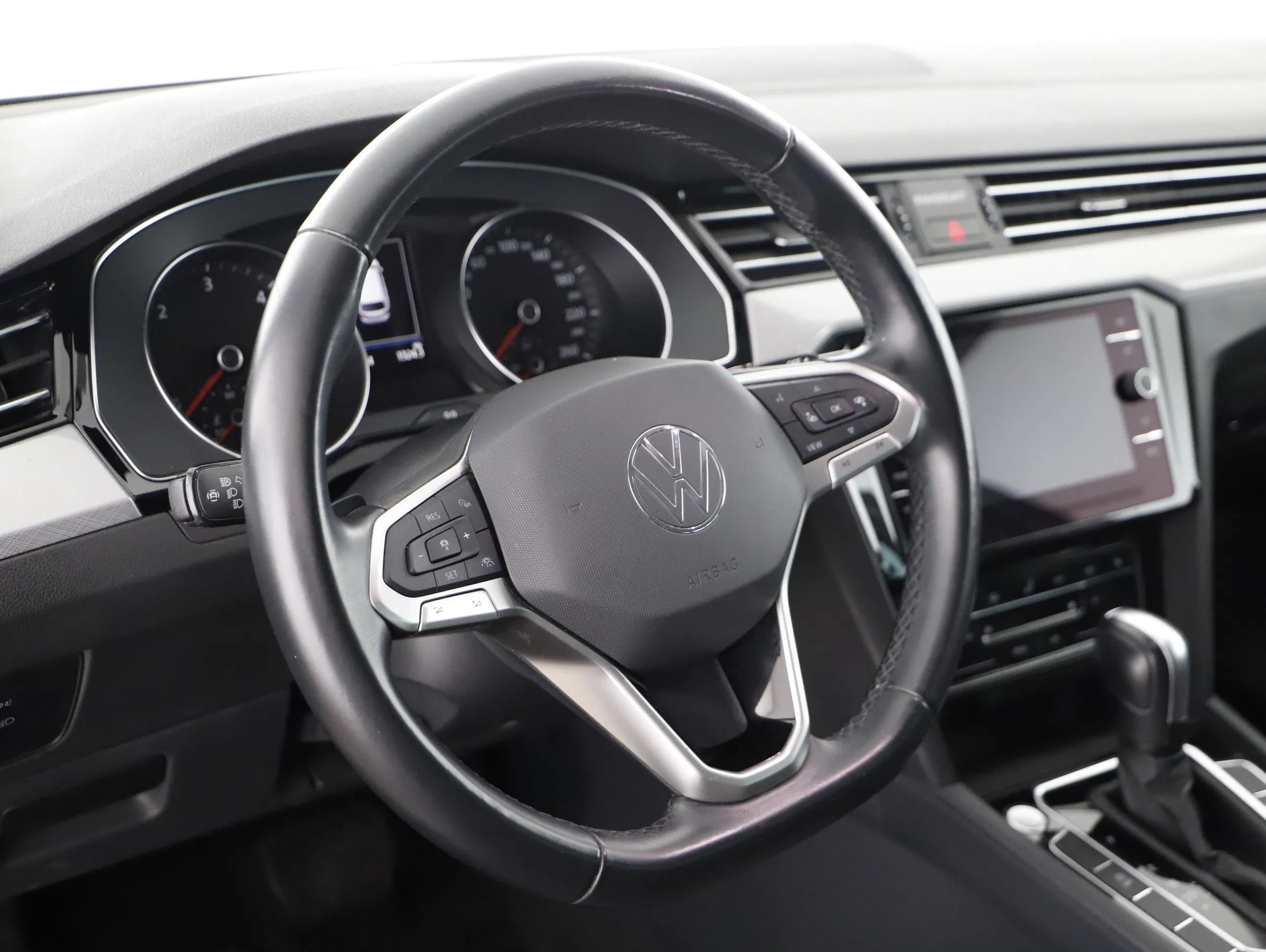 VW Passat Variant 2.0 TDI BMT Business | Bild 8 von 30
