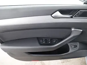 VW Passat Variant 2.0 TDI 4Motion BMT Business | Thumbnail 17 von 22