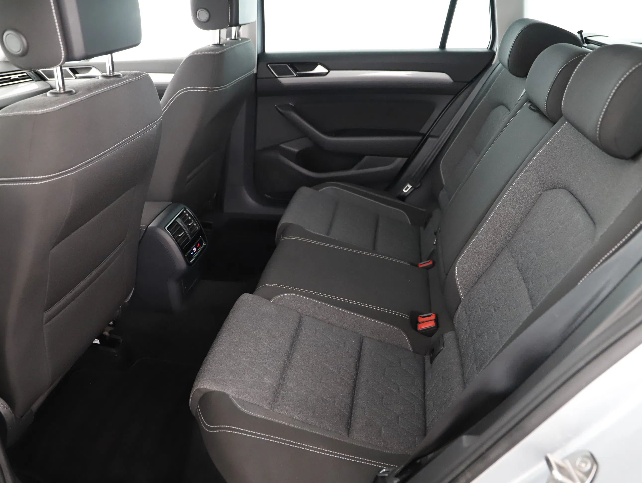 VW Passat Variant 2.0 TDI 4Motion BMT Business | Bild 5 von 22