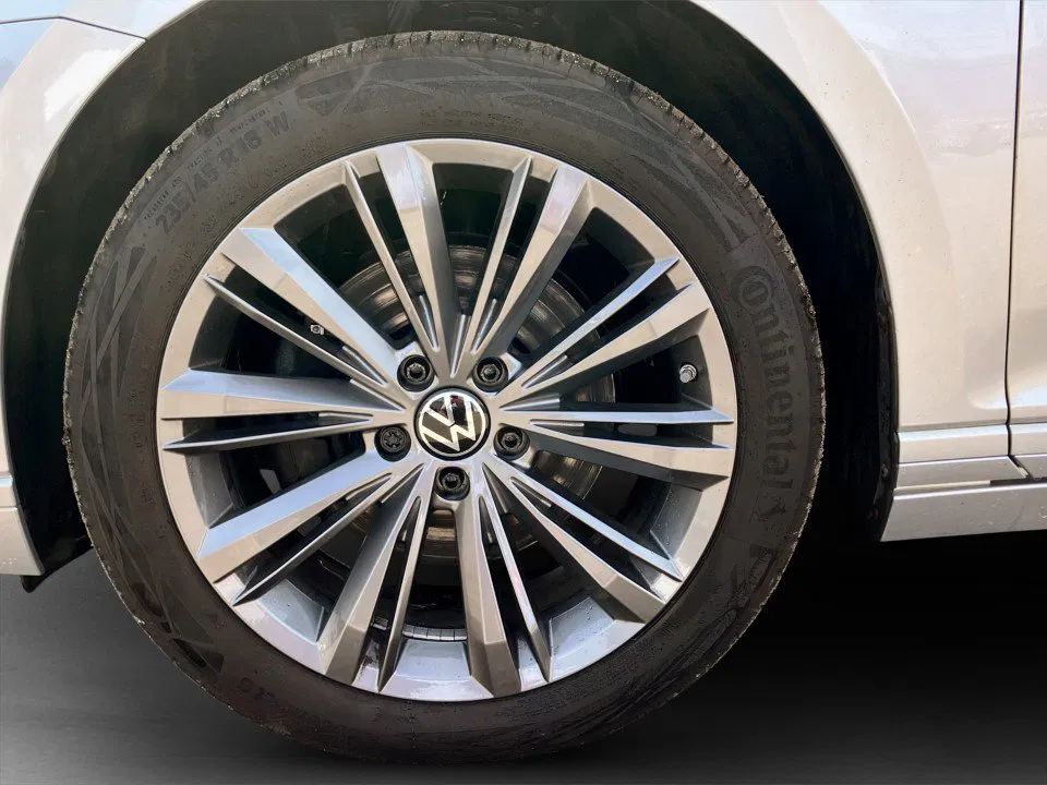 VW Passat Variant 2.0 TDI 4Motion BMT Business | Bild 8 von 27