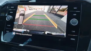 VW Passat Variant 2.0 TDI BMT Business | Thumbnail 12 von 20