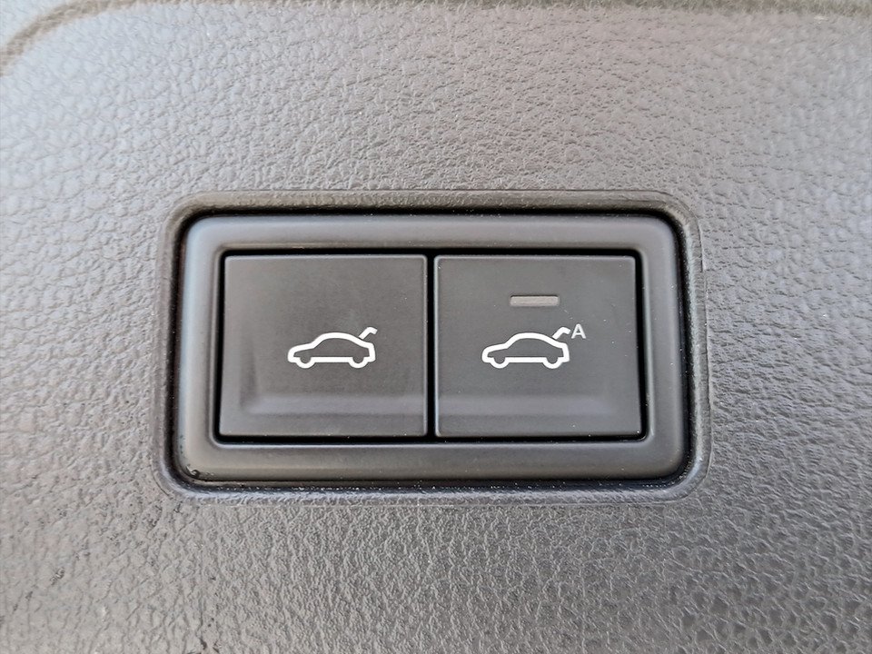 VW Passat Variant 2.0 TDI BMT Business | Bild 20 von 20