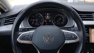 VW Passat Variant 2.0 TDI BMT Business | Thumbnail 8 von 20