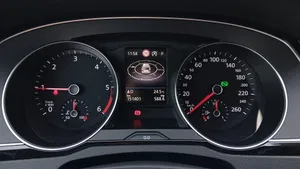 VW Passat Variant 2.0 TDI BMT Business | Thumbnail 9 von 20