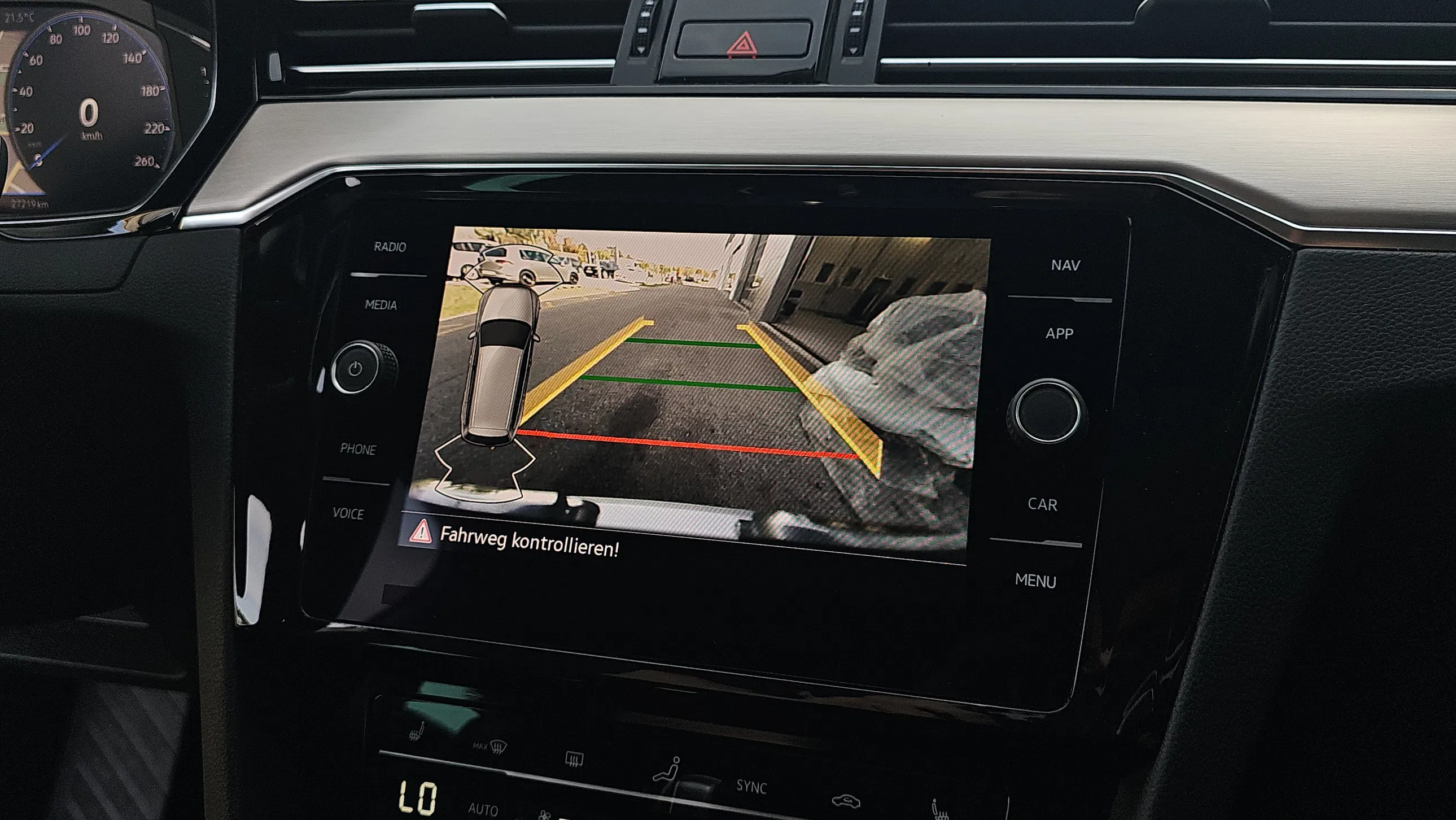 VW Passat Variant Elegance 2.0 TDI DSG | Bild 13 von 23