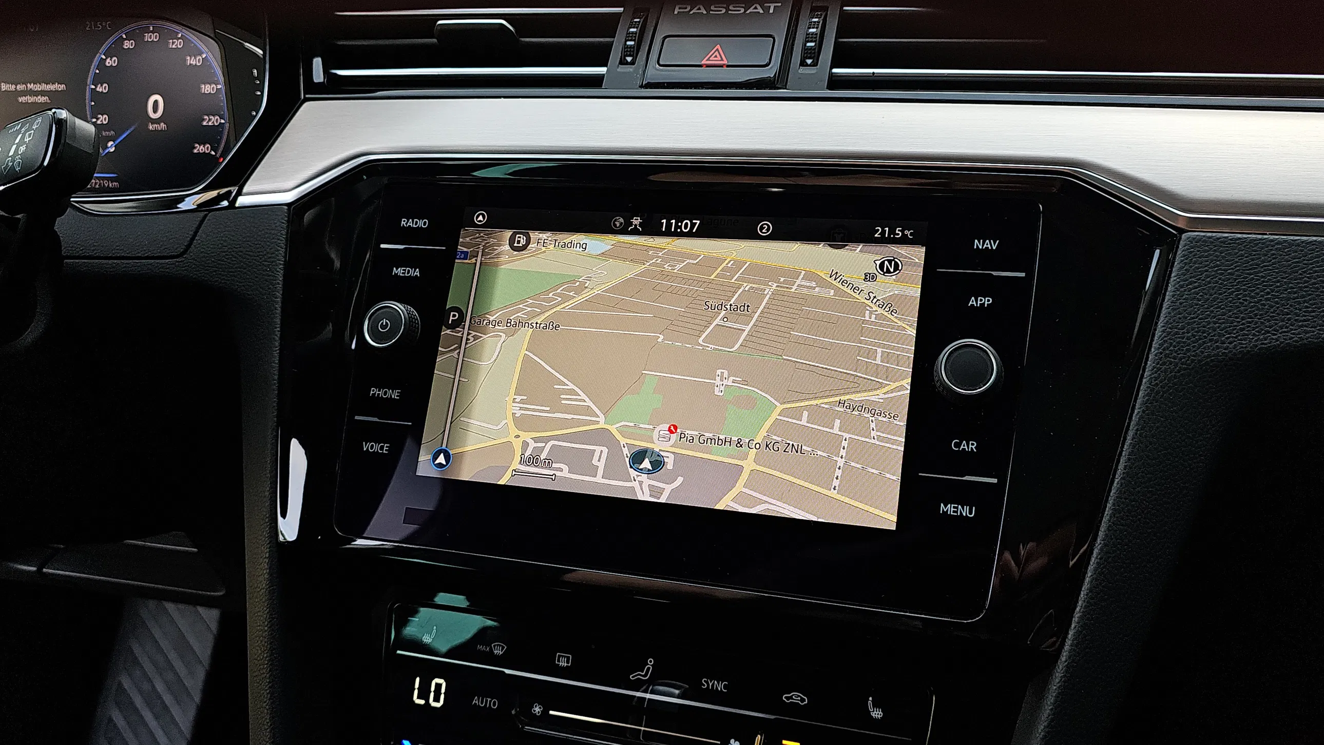 VW Passat Variant Elegance 2.0 TDI DSG | Bild 14 von 23