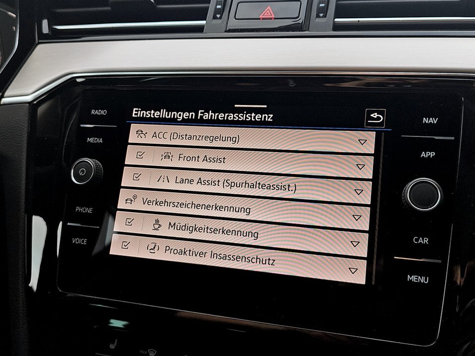 VW Passat Variant Elegance 2.0 TDI DSG | Bild 22 von 23