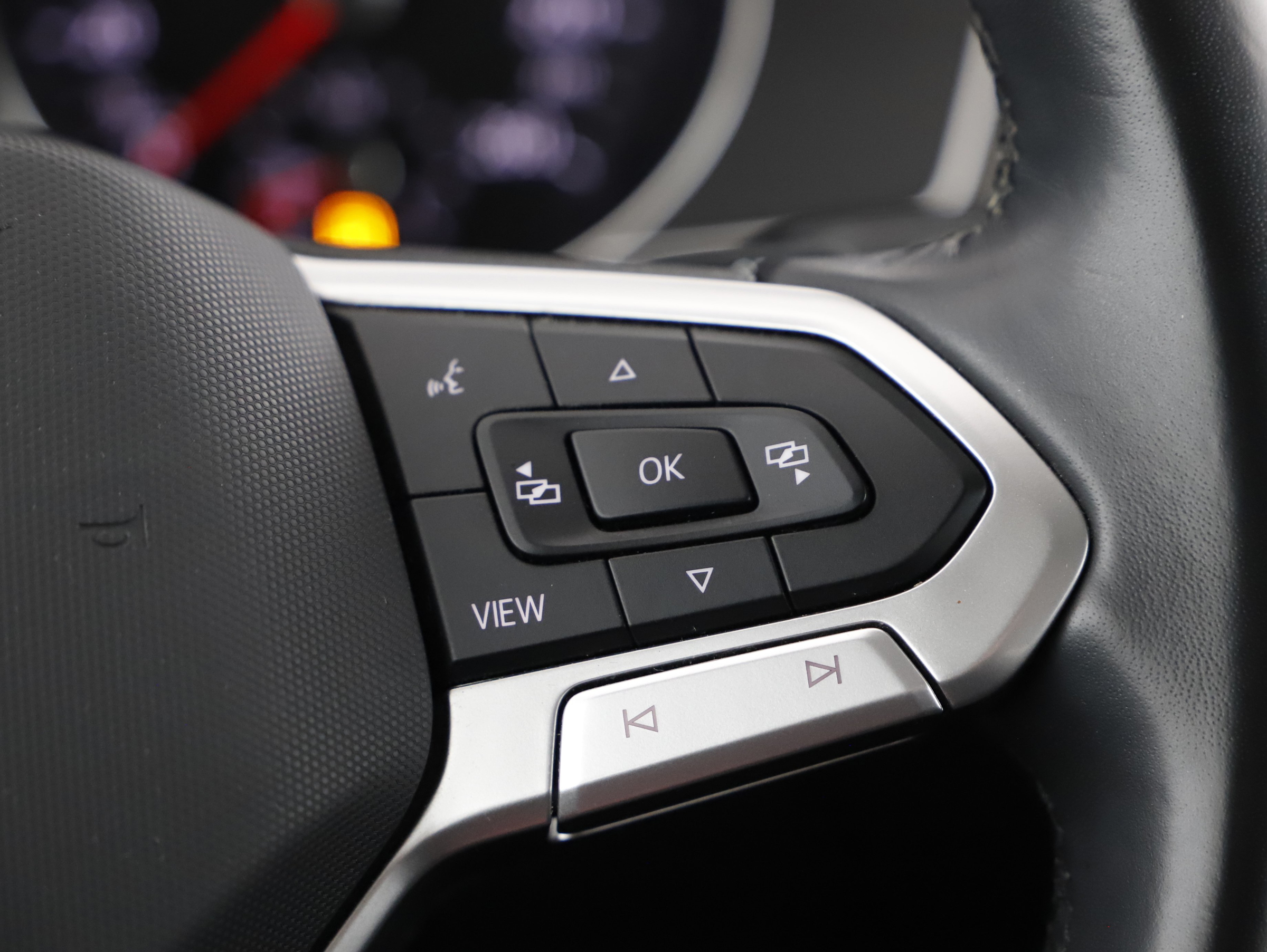VW Passat Variant 2.0 TDI BMT Business | Bild 12 von 24