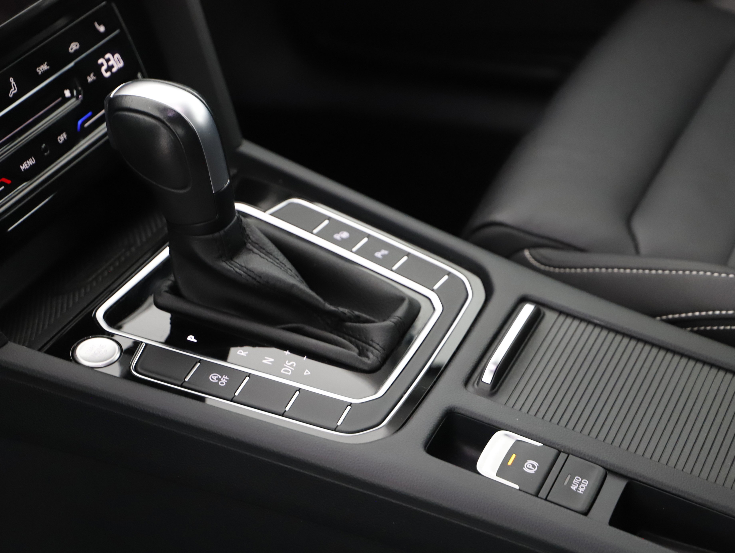 VW Passat Variant 2.0 TDI BMT Business | Bild 5 von 24